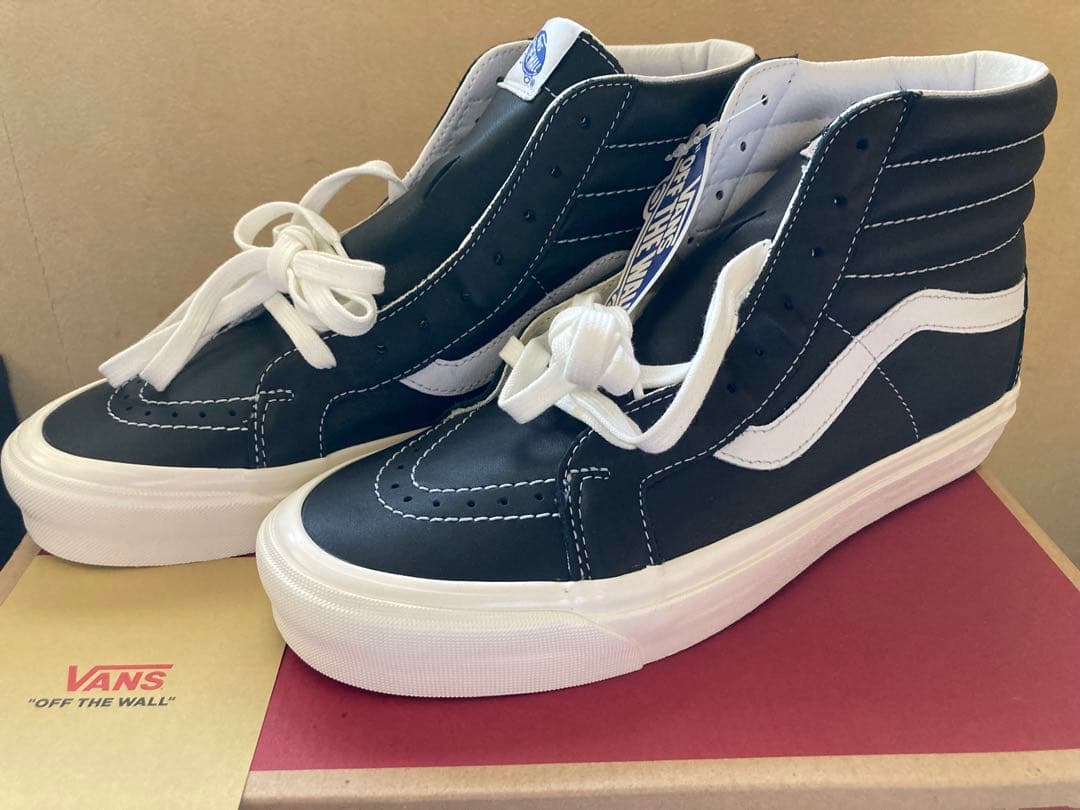VANS Sk8-Hi ブラックレザー 新品未使用品 サイズ入手困難品✨ VANS Sk8-Hi ブラックレザー 新品未使用品 サイズ入手困難品✨