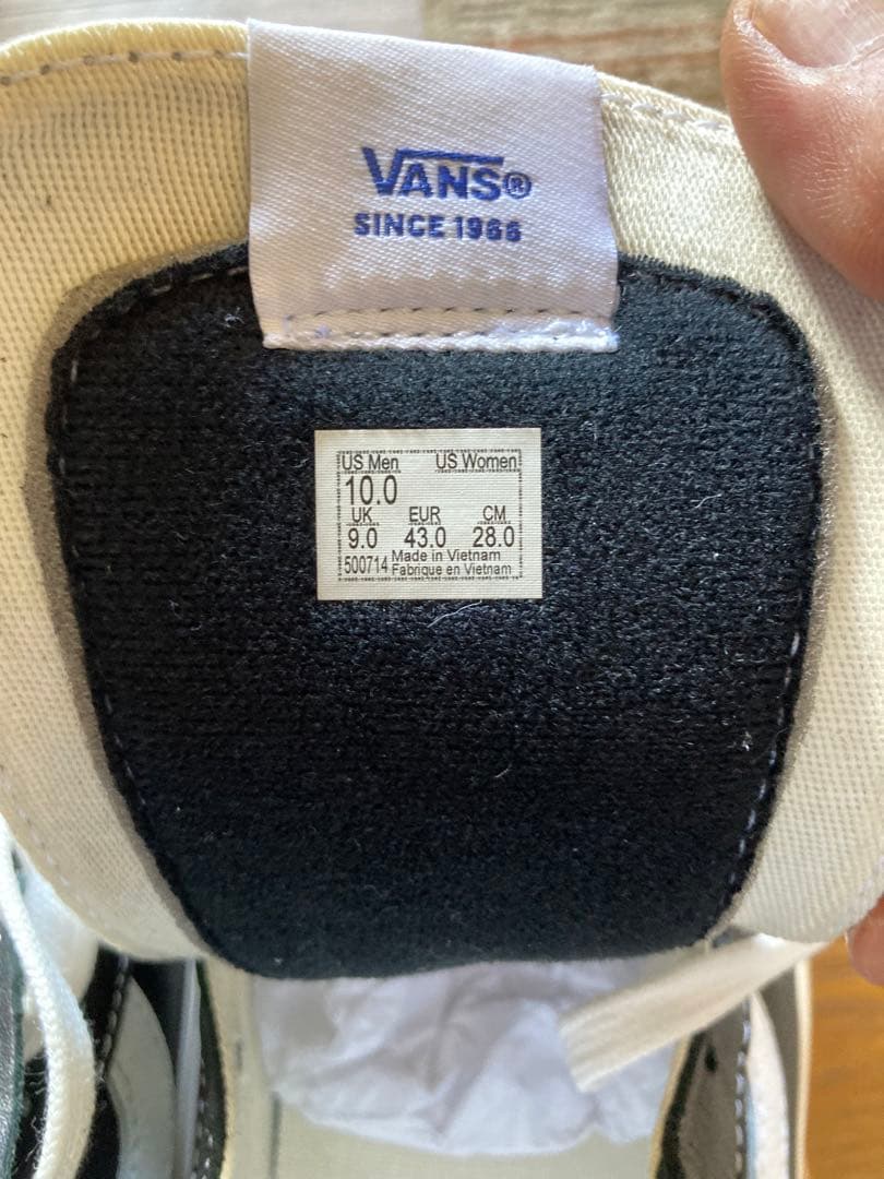 VANS Sk8-Hi ブラックレザー 新品未使用品 サイズ入手困難品✨ VANS Sk8-Hi ブラックレザー 新品未使用品 サイズ入手困難品✨