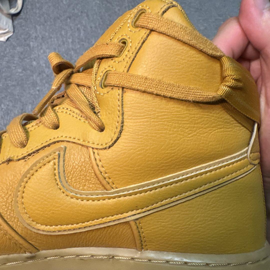 Nike Air Force 1 GORE-TEX イエロー