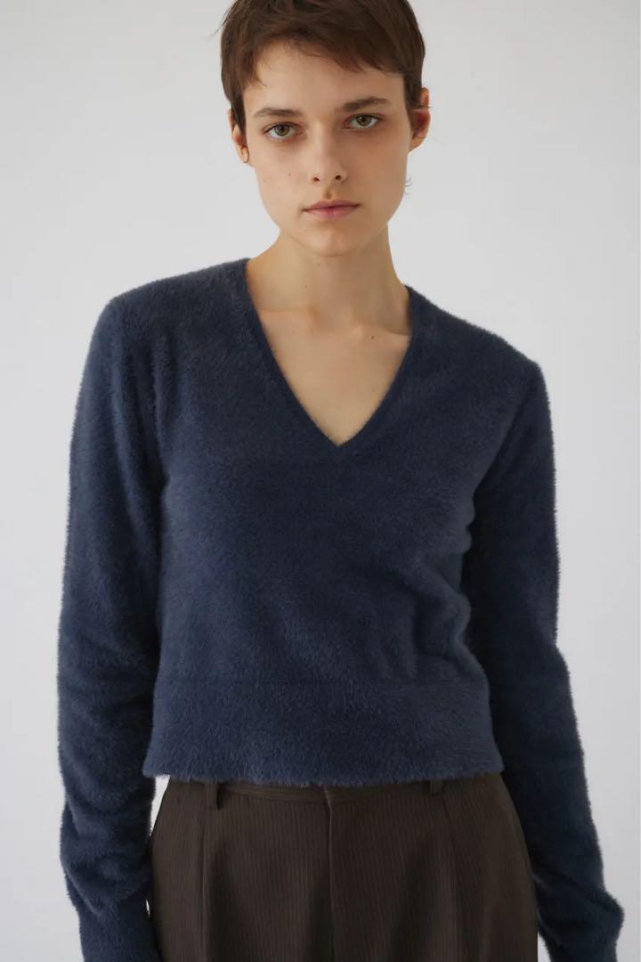 Shaggy v neck knit tops