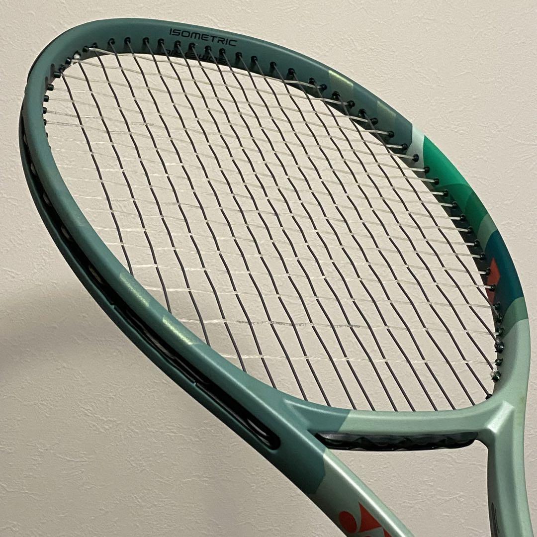 YONEX