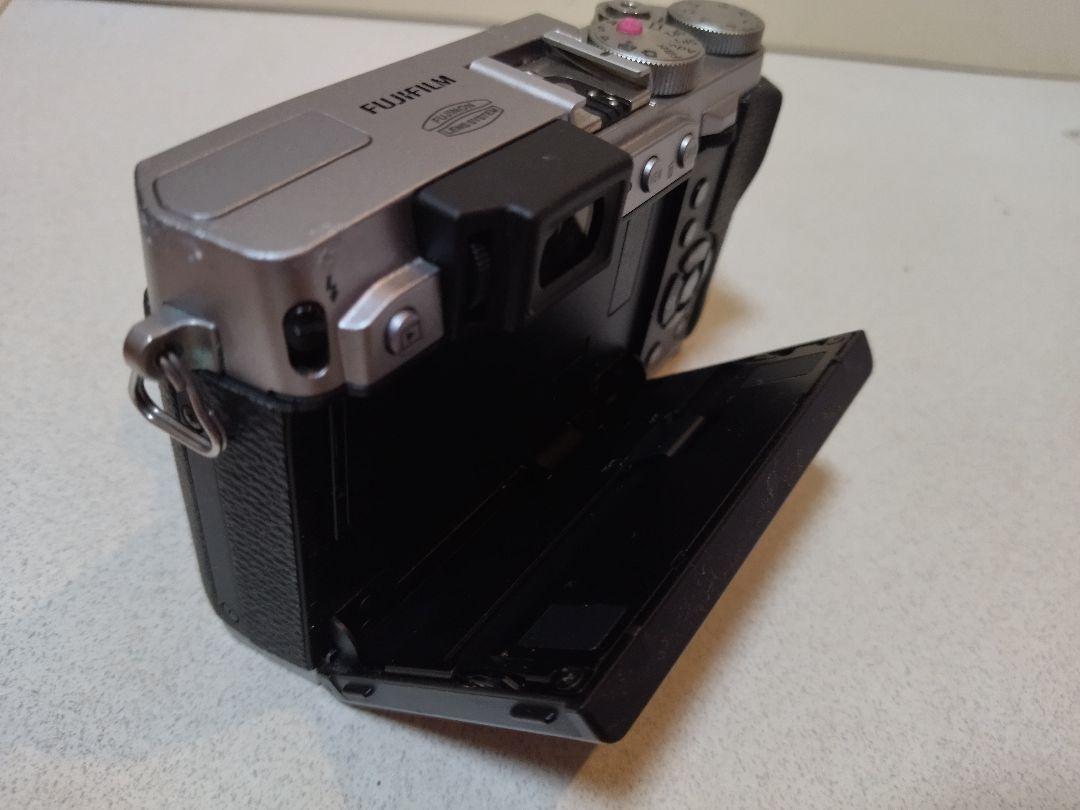 フジフィルム、X30（コンパクトデジタルカメラ）