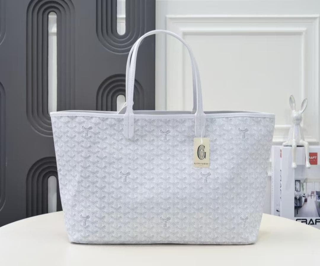 GOYARD ゴヤール ホワイト ロゴ入り トートバッグ ポーチ付き GOYARD ゴヤール ホワイト ロゴ入り トートバッグ ポーチ付き