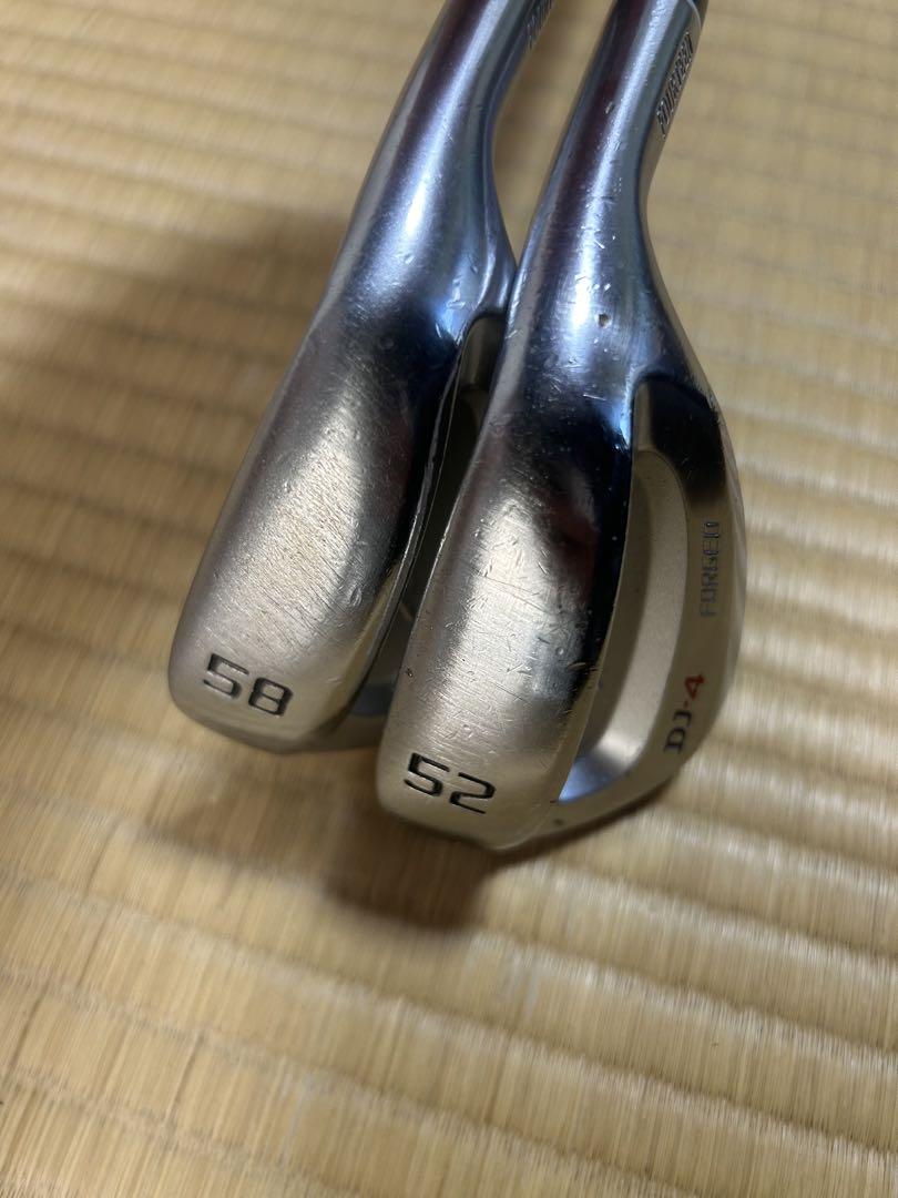 52°58°