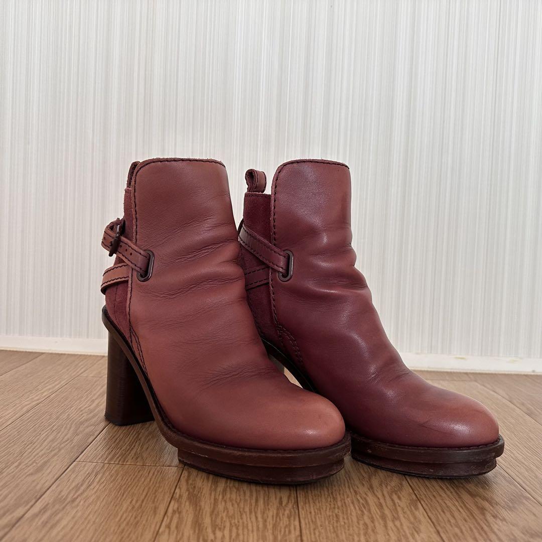 ACNE STUDIOS バックル付きピンクレザーブーツ