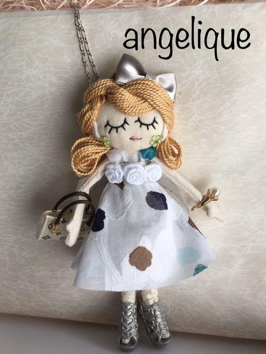シルバーハートサンダルのソフィアちゃん
