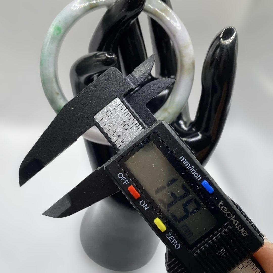 翡翠バングル 緑と白と薄いピンクのグラデーション！58mm 本物!（A貨）