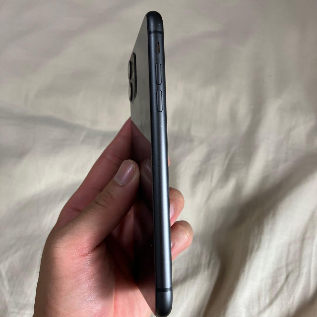 【値下げ】 iPhone 11 ブラック 64 GB docomo(12500円)