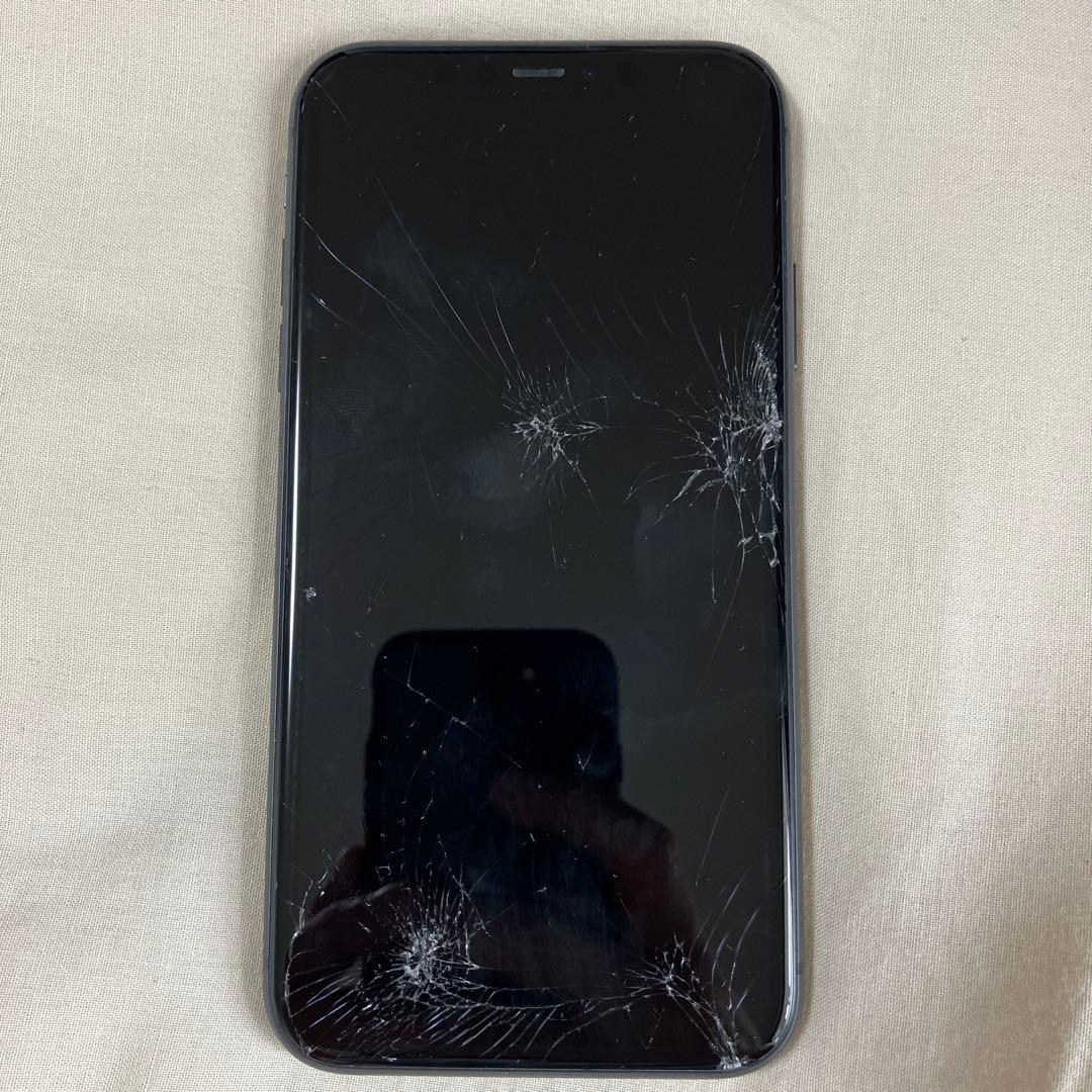 【値下げ】 iPhone 11 ブラック 64 GB docomo(12500円)