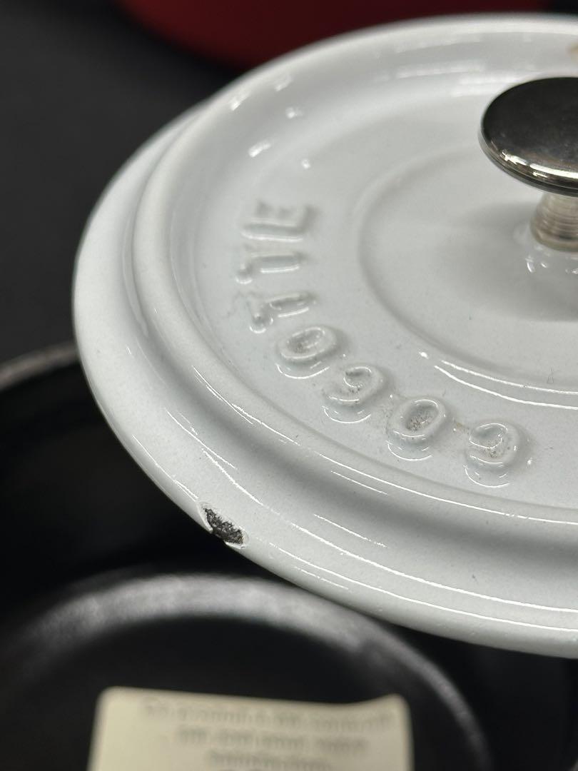 【USED】STAUB ストウブ　ココット　ミニ　10cm ホワイト　レッド