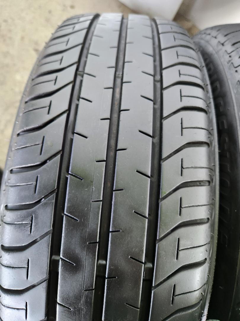 送料込☆2022年製 ブリヂストンタイヤ 185/60R15 日本製☆4本