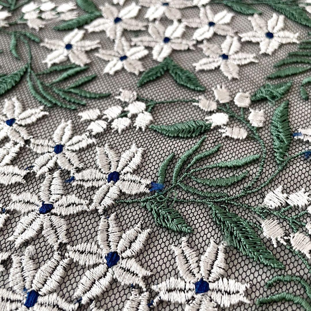 Mame Kurogouchi マメクロゴウチ ノースリーブ トップス 花刺繍