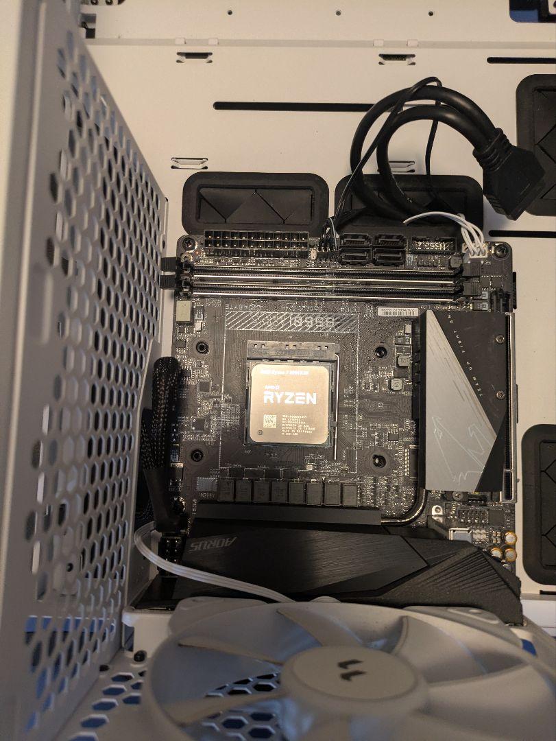 AMD Ryzen 7 5800X3D 動作確認済み