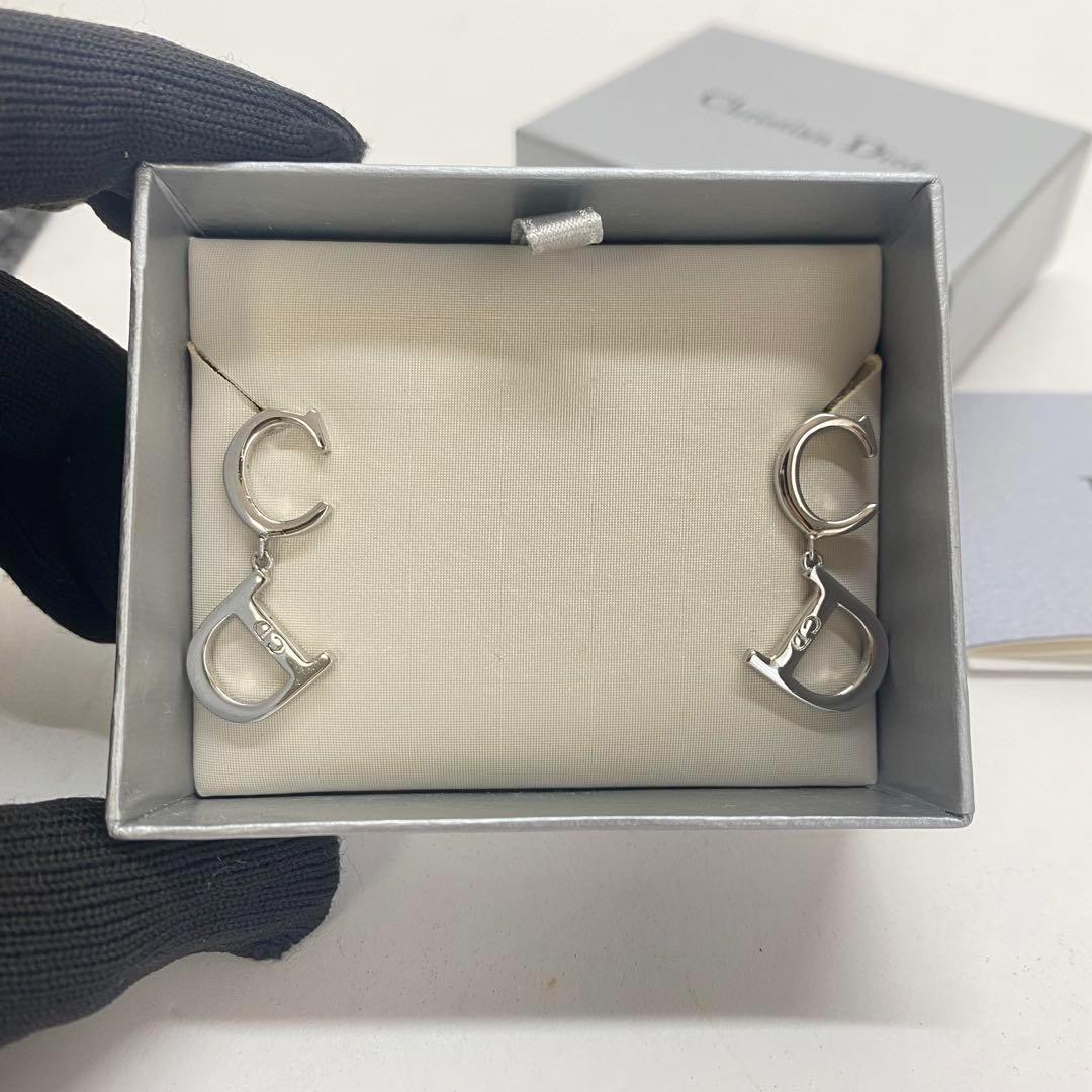 Christian Dior - 定番人気商品 Diorピアス シルバー の通販 by