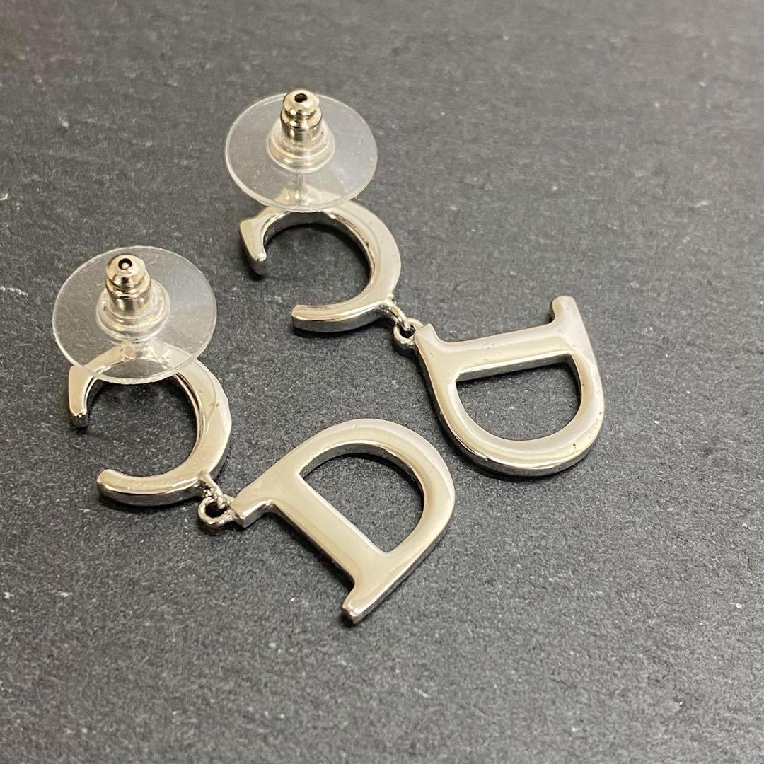 【2025新春福袋】 新品未使用】Christian メルカリ - 箱付き シルバー ピアス Dior アクセサリー
