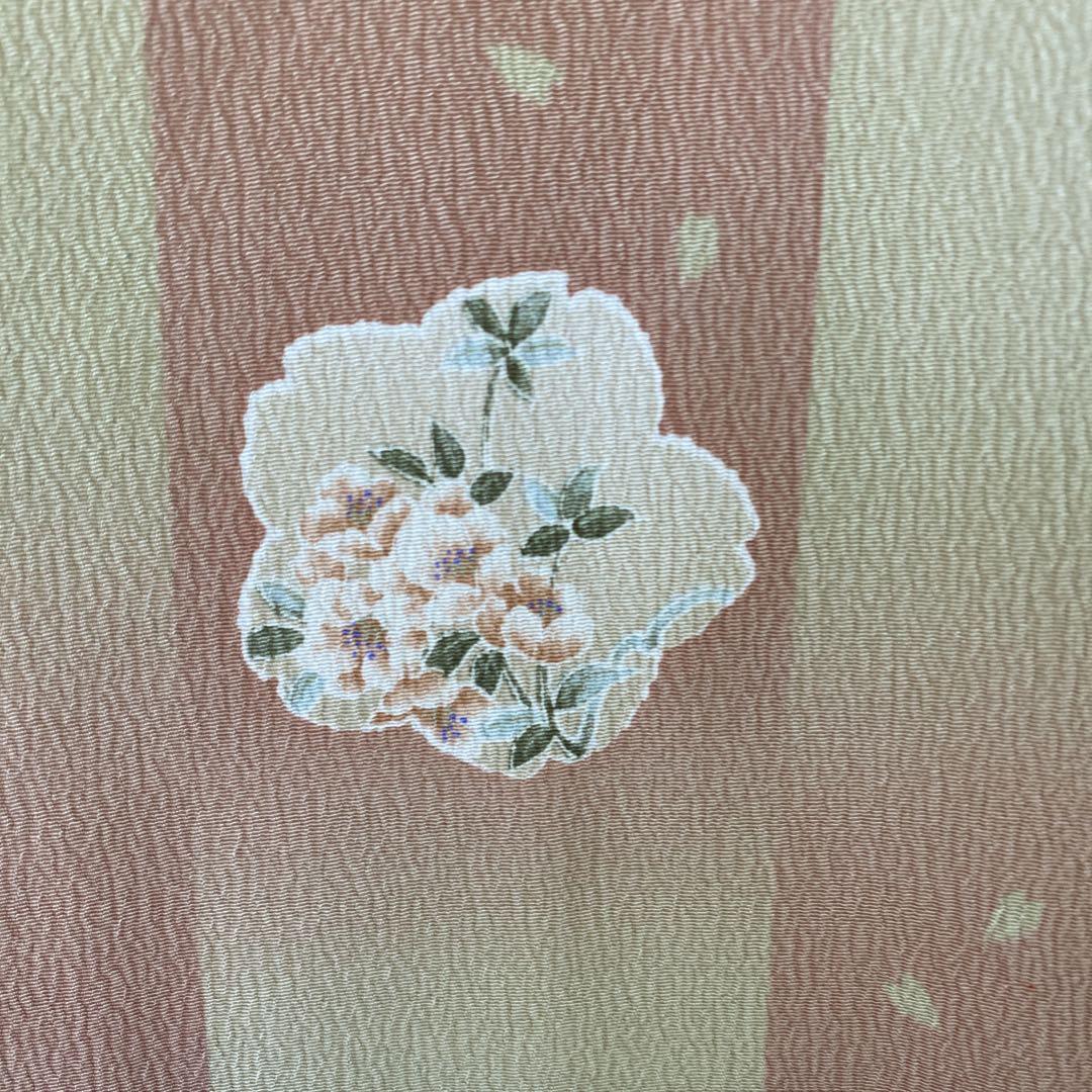 【和】15619o 小紋　単衣　胴抜き仕立　花弁散らしに草花文様　着物