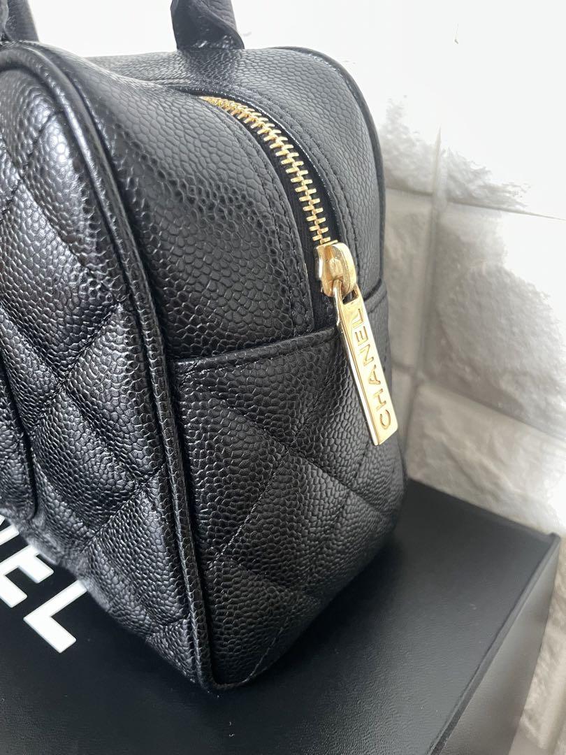 CHANEL ブラックレザー ハンドバッグ