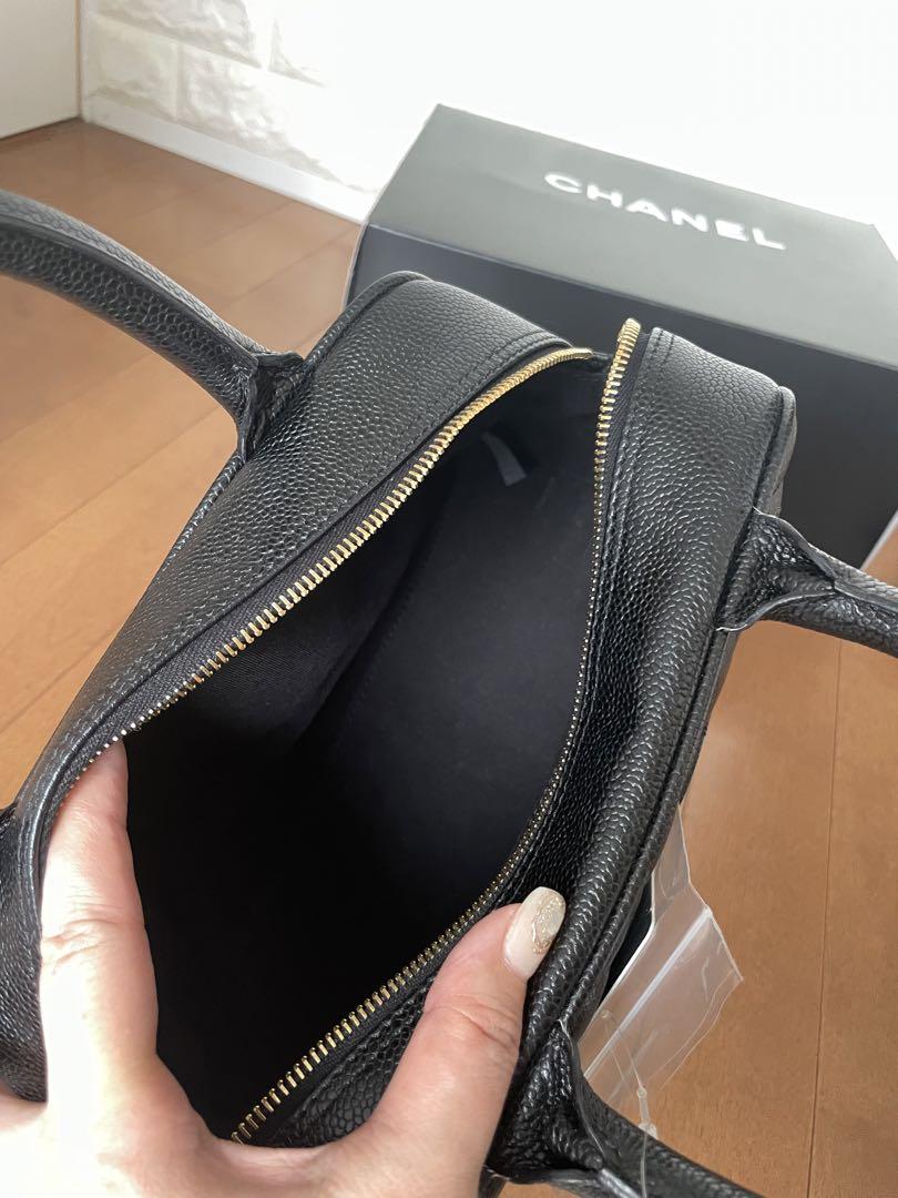 CHANEL ブラックレザー ハンドバッグ