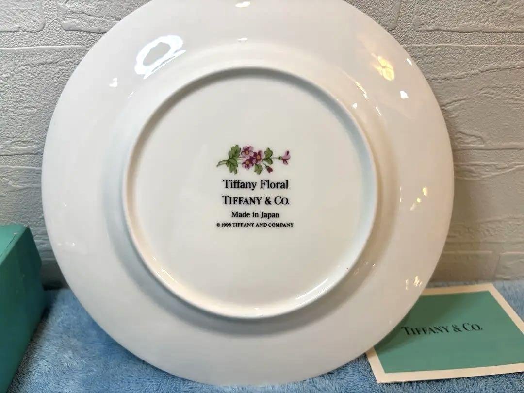 憧れの Tiffany&Co. メルカリ - 可愛い！ 花柄18cm 2枚セット お皿 食器