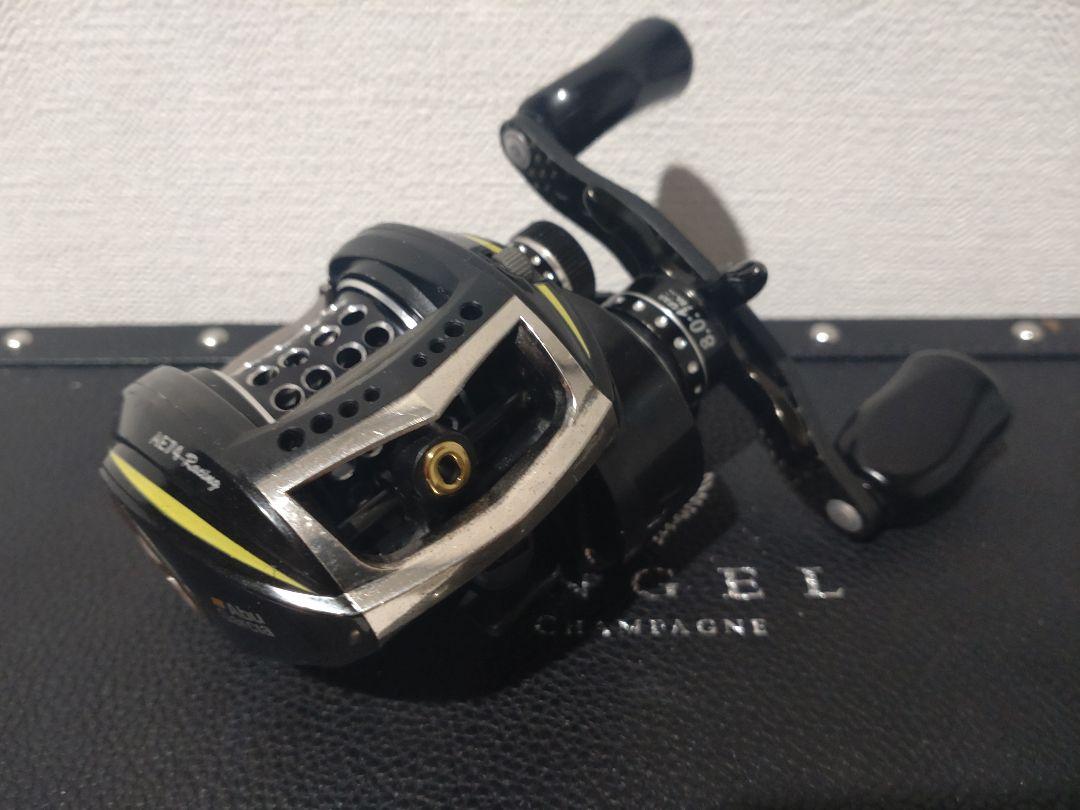 Revo LTZ ベイトリール ブラック/イエロー