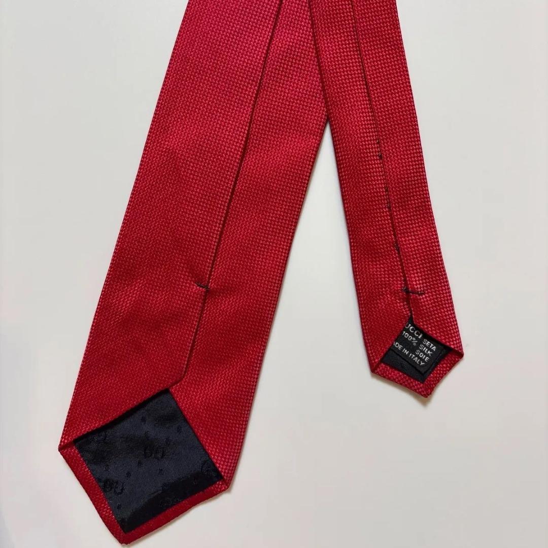 【超ポイントバック祭】 美品 GUCCI ハチ Bee 蜂 レッド 100% シルク ネクタイ グッチ 小物