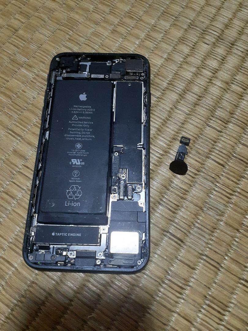 【国内配送】 ブラック iPhoneSE2 ジャンク】Apple 128GB メルカリ - スマートフォン本体