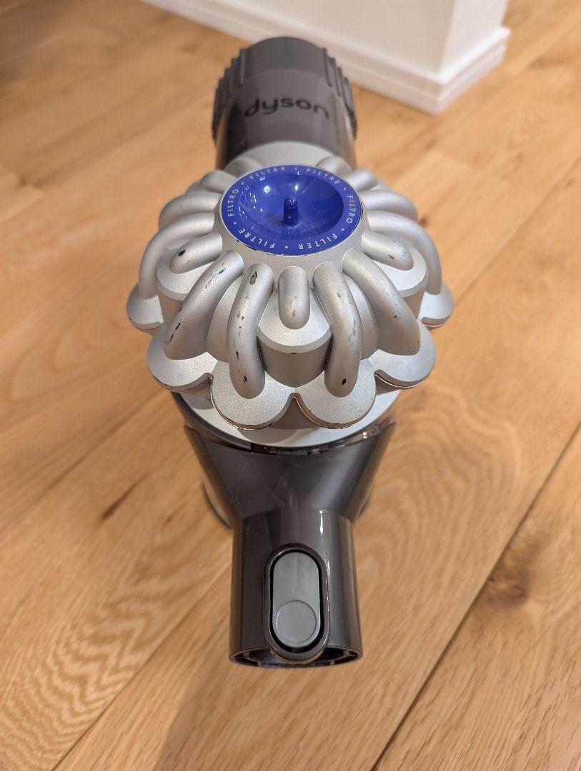 Dyson V6 掃除機本体と付属品 ダイソン Dyson V6本体と付属品【ジャンク】