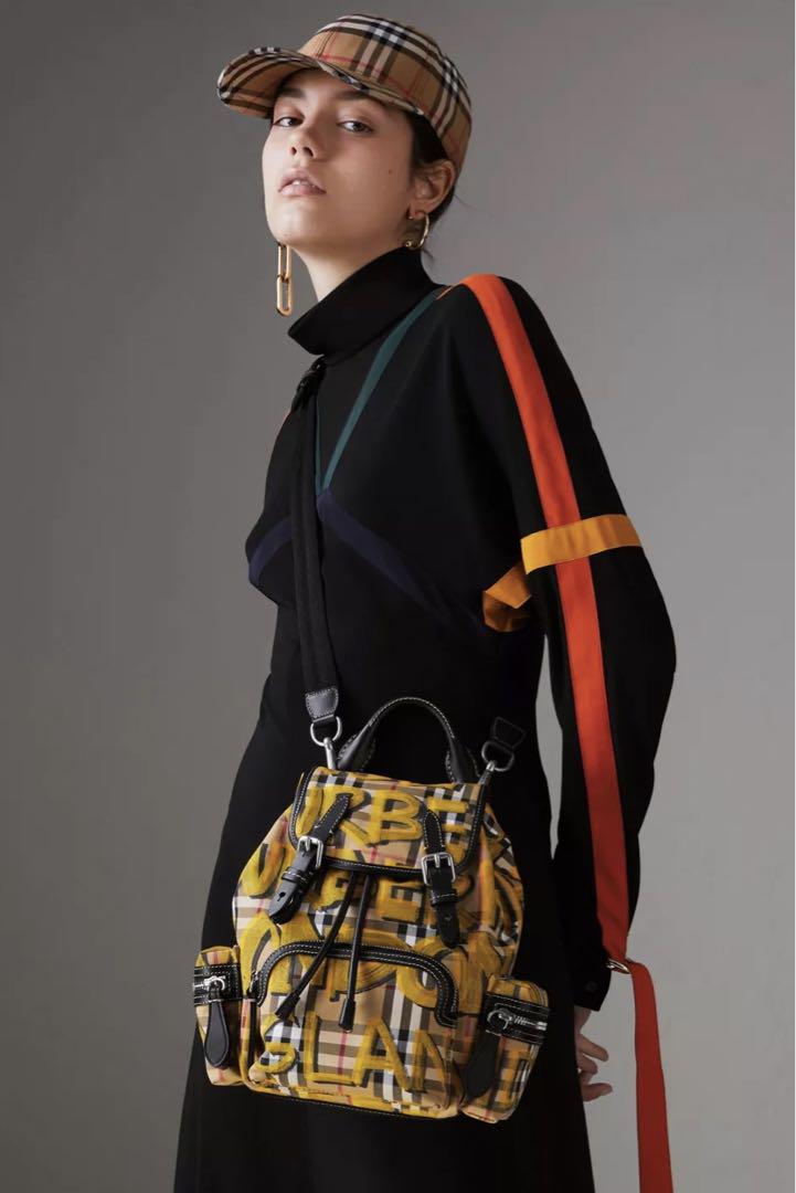 BURBERRY バーバリー グラフィティ バッグパック リュック イエロー