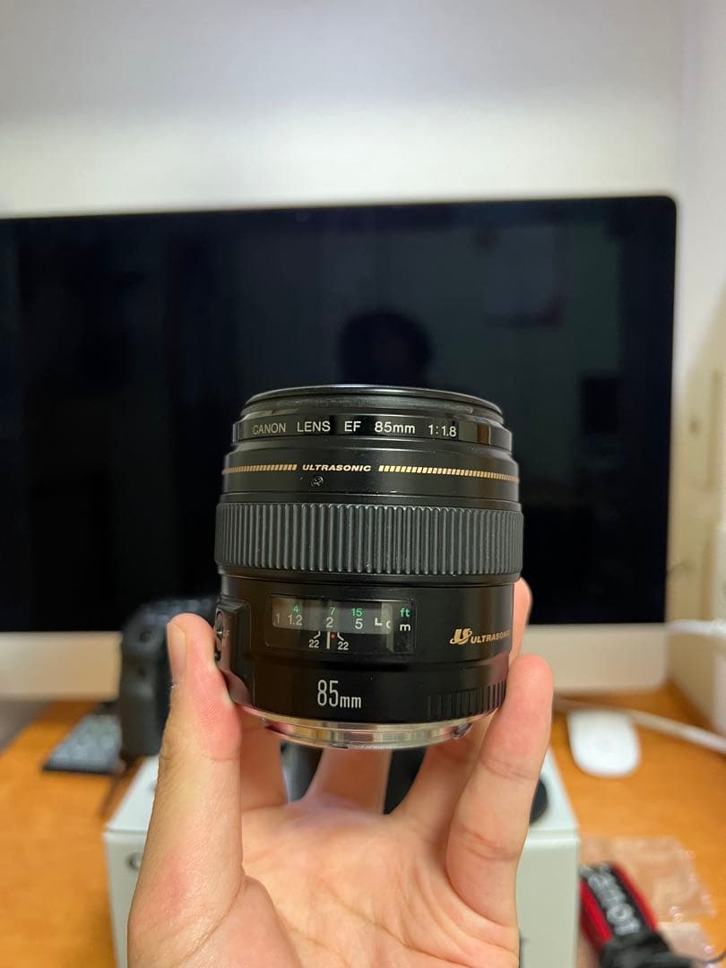 Canon EOS 6D Mark II + EF85mm F1.8 USM Canon EOS 6D Mark II + EF85mm F1.8 USM