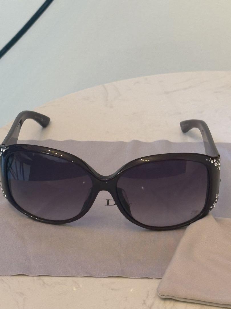Dior ビジュー付きブラックサングラス