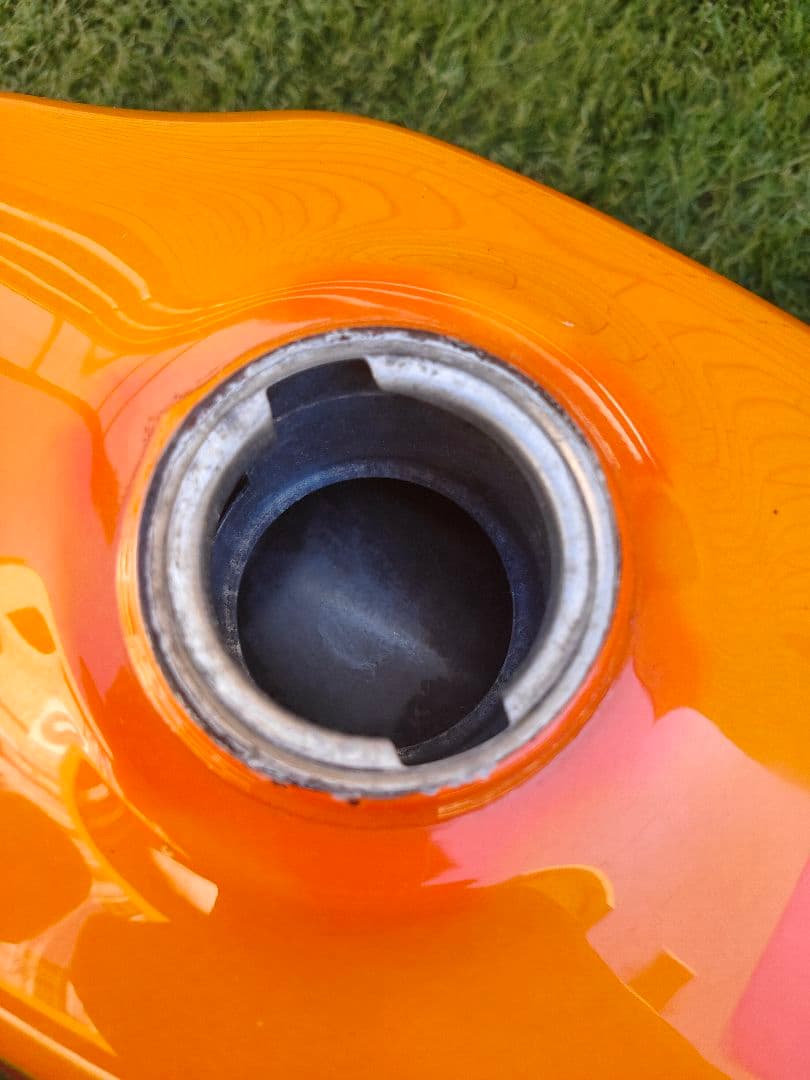 スズキ グラストラッカー ビックボーイ 純正 チェッカーフラッグ タンク スズキ グラストラッカー ビックボーイ 純正 チェッカーフラッグ タンク