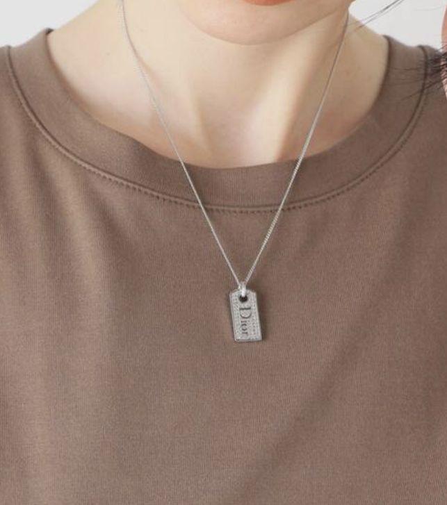 Christian Dior ラインストーン ロゴ プレート ネックレス