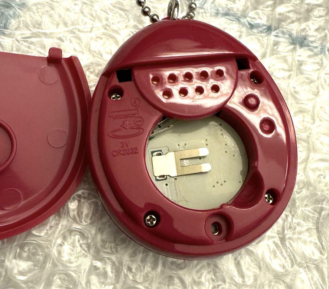 祝20しゅーねん　新品　赤　ピンク　時計柄　たまごっち B-7】たまごっち 祝20しゅーねん！ 時計柄 ピンク レア - メルカリ