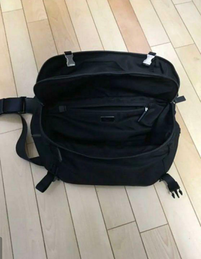 PRADA 　プラダ　メッセンジャーバッグ 美品