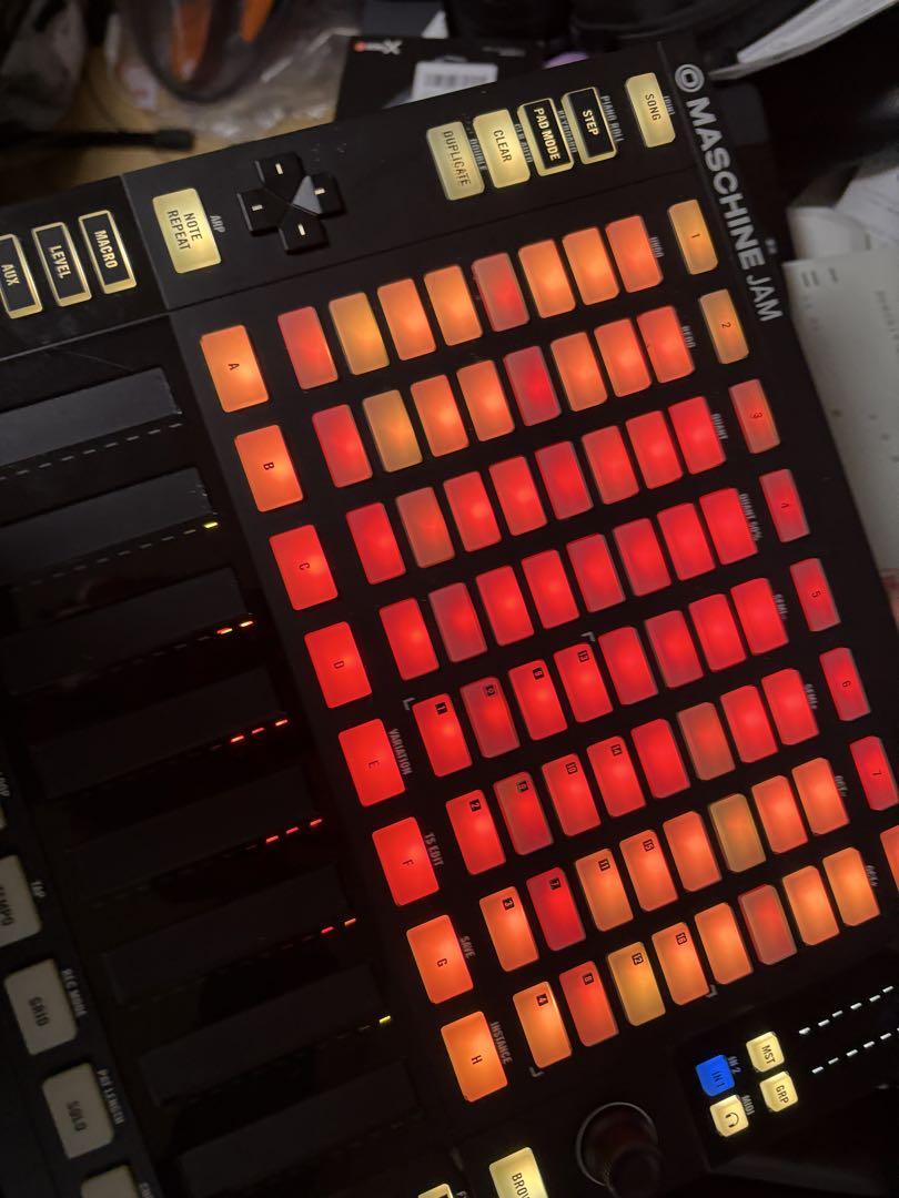 native MASCHINE JAM コントローラー