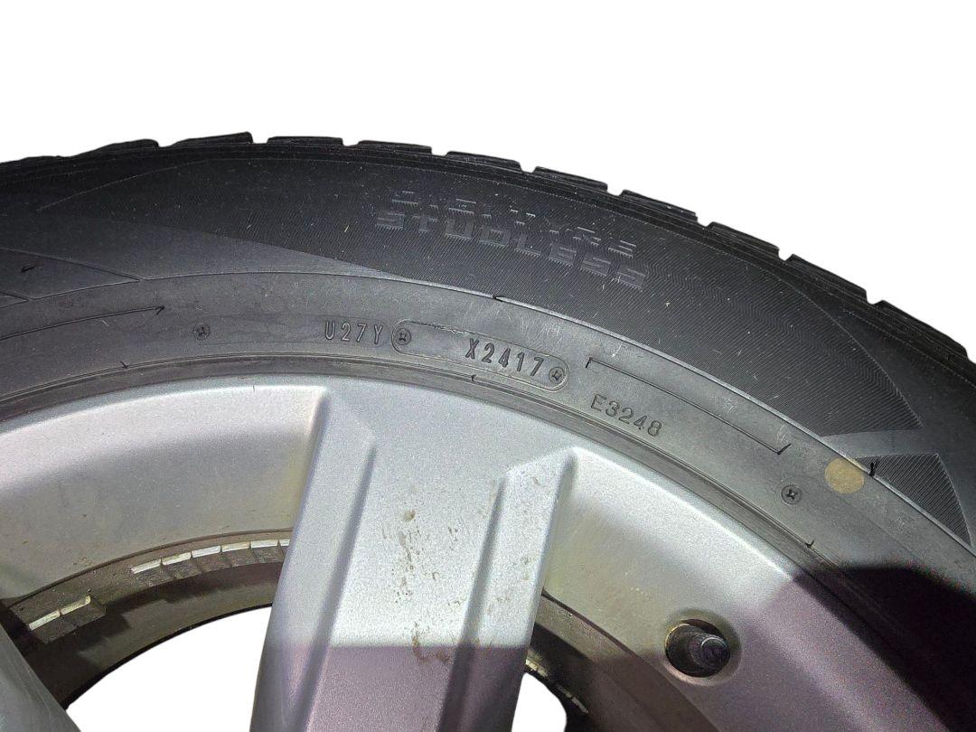 トヨタ 265/65R17 ウィンタータイヤ純正ホイールセット 純正ナット付き