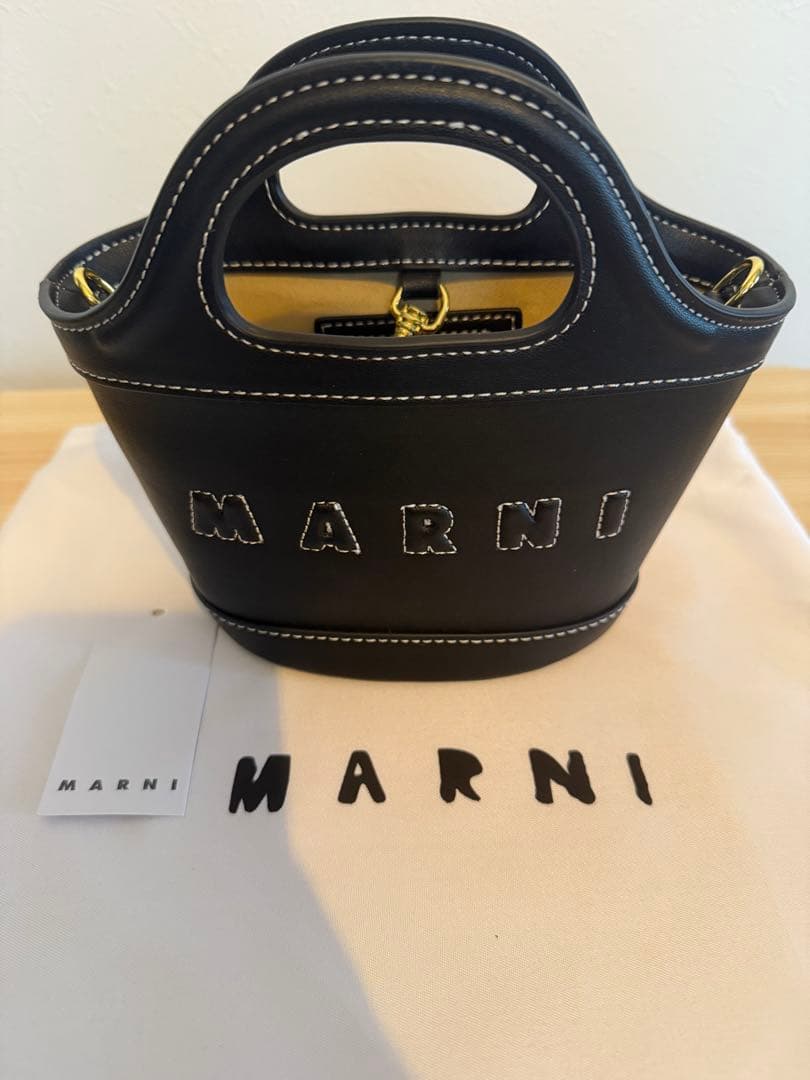 【新品未使用品】マルニ　トロピカリア　ブラックレザーバッグ　ハンドバッグ