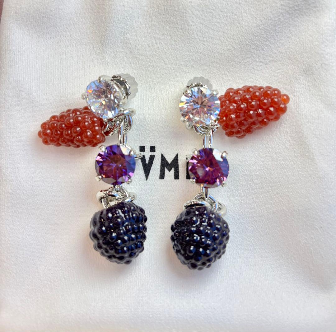 yvmin ベリーのイヤリング