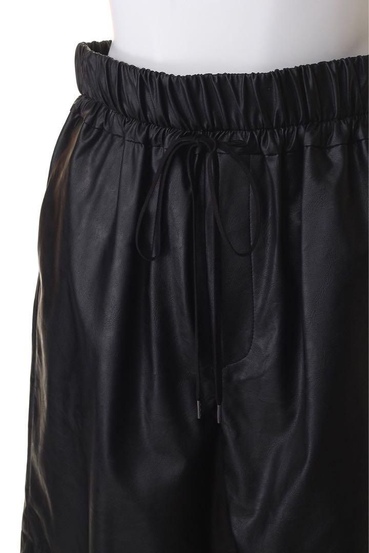 【SACRA】フェイクレザー ショートパンツ