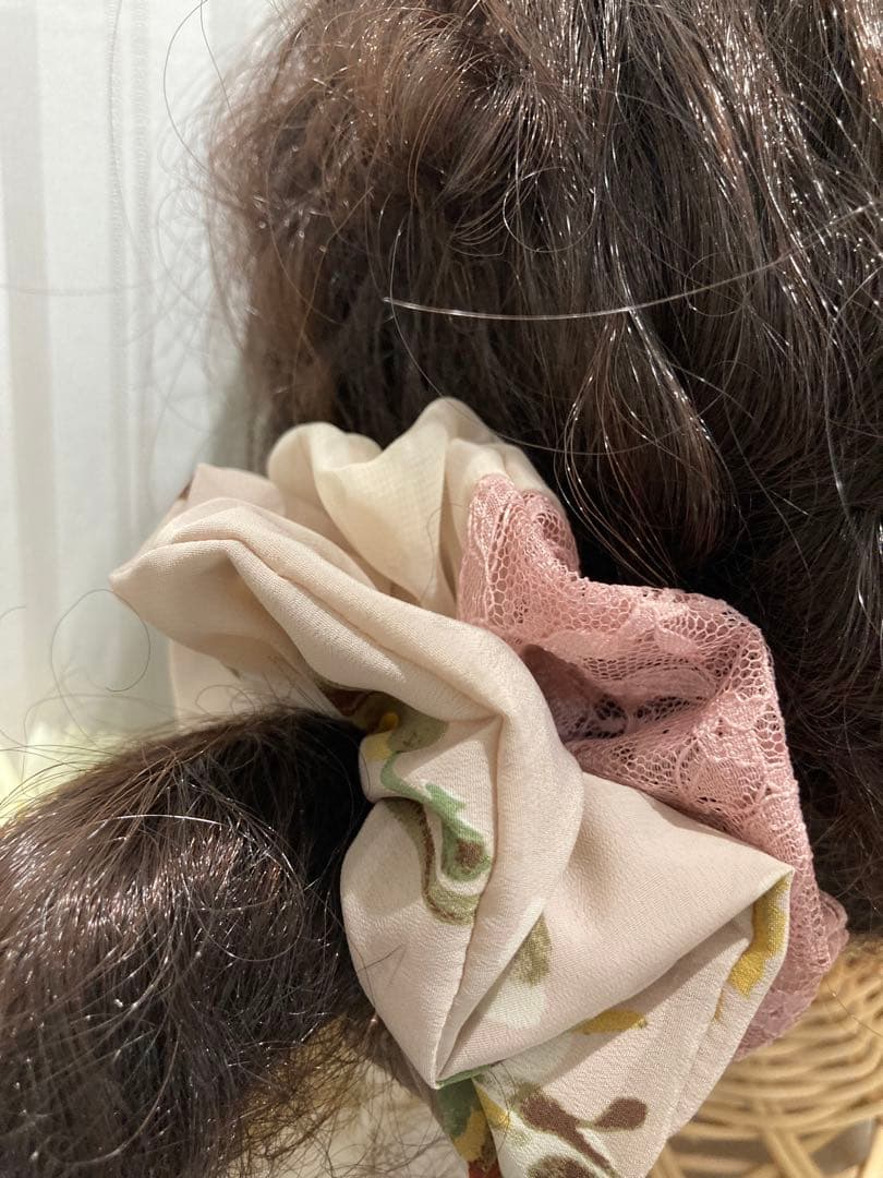 独創的独創的ハンドメイドシュシュM-1510♡花柄×くすみピンクレース