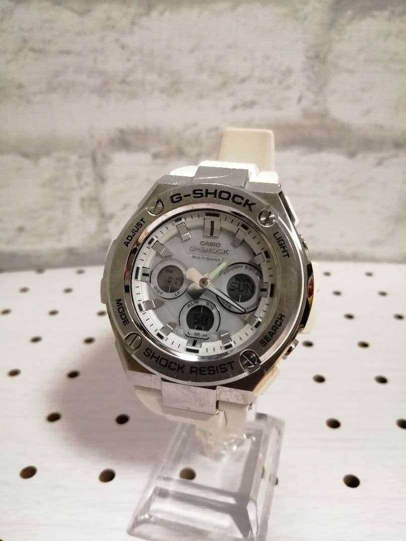 カシオ G-shock G-steel GST-W310 洗浄済み 美品 カシオ G-shock G-steel GST-W310 洗浄済み 美品