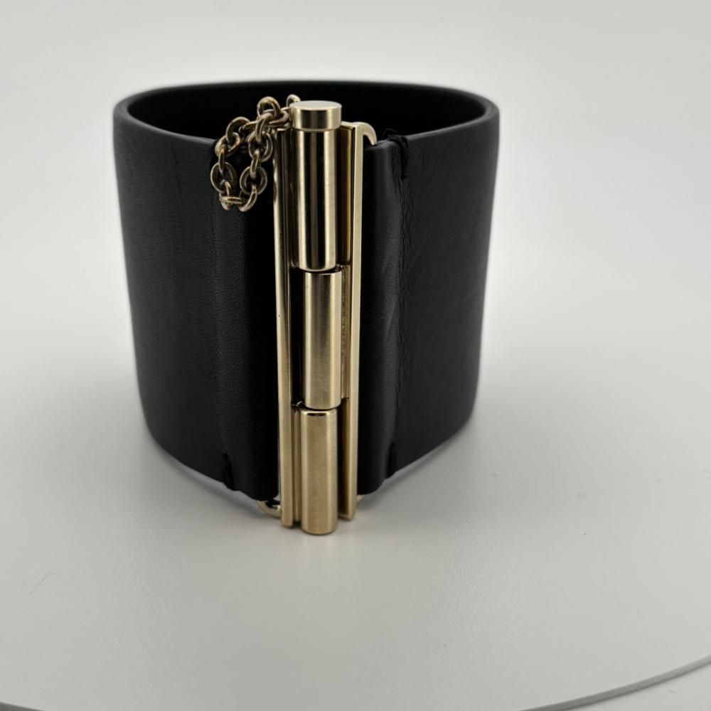 CHANEL CCココマーク レザー ブレスレット バングル ブラック ゴールド