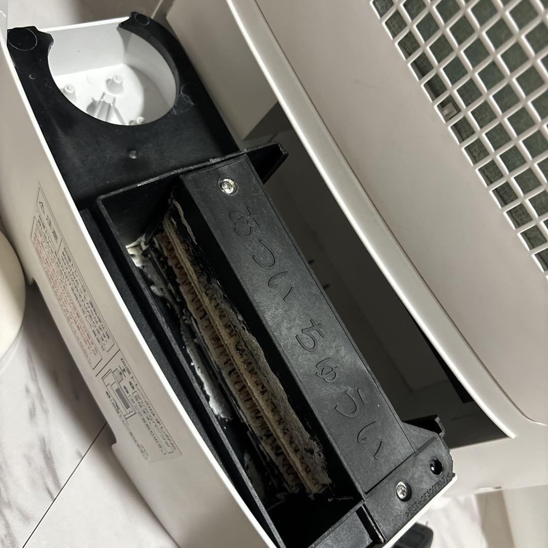 ⭐︎トマス⭐︎⭐︎取説付き⭐︎SHARP 加湿セラミックファンヒーター