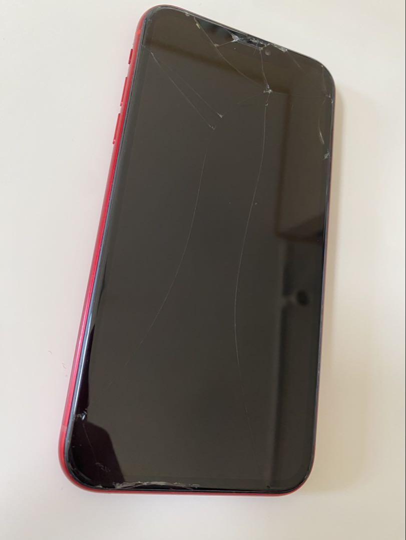 Apple iPhone XR （赤色、64GB） ひび割れあり