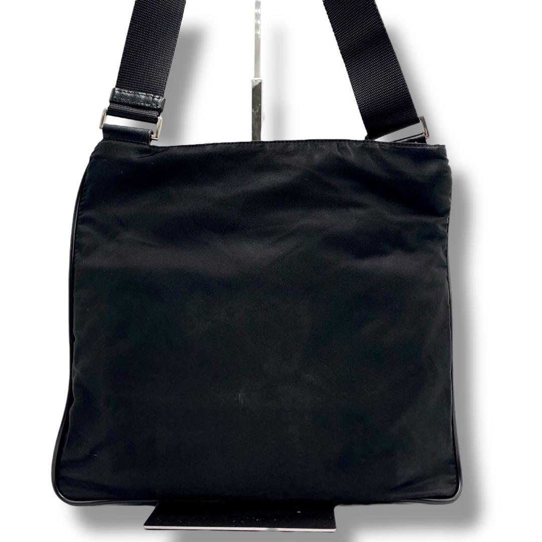 美品 プラダ サコッシュ テスートナイロン ショルダーバッグ 三角プレート 黒 美品✨プラダ ショルダーバッグ 三角ロゴ テスートナイロン ブラック