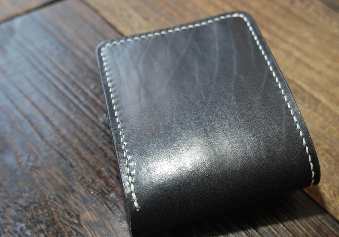 ったハンド⋱ ハンドメイド Black ステッチwhite系 jMldn-m31792043308 二つ折財布 タンニンな