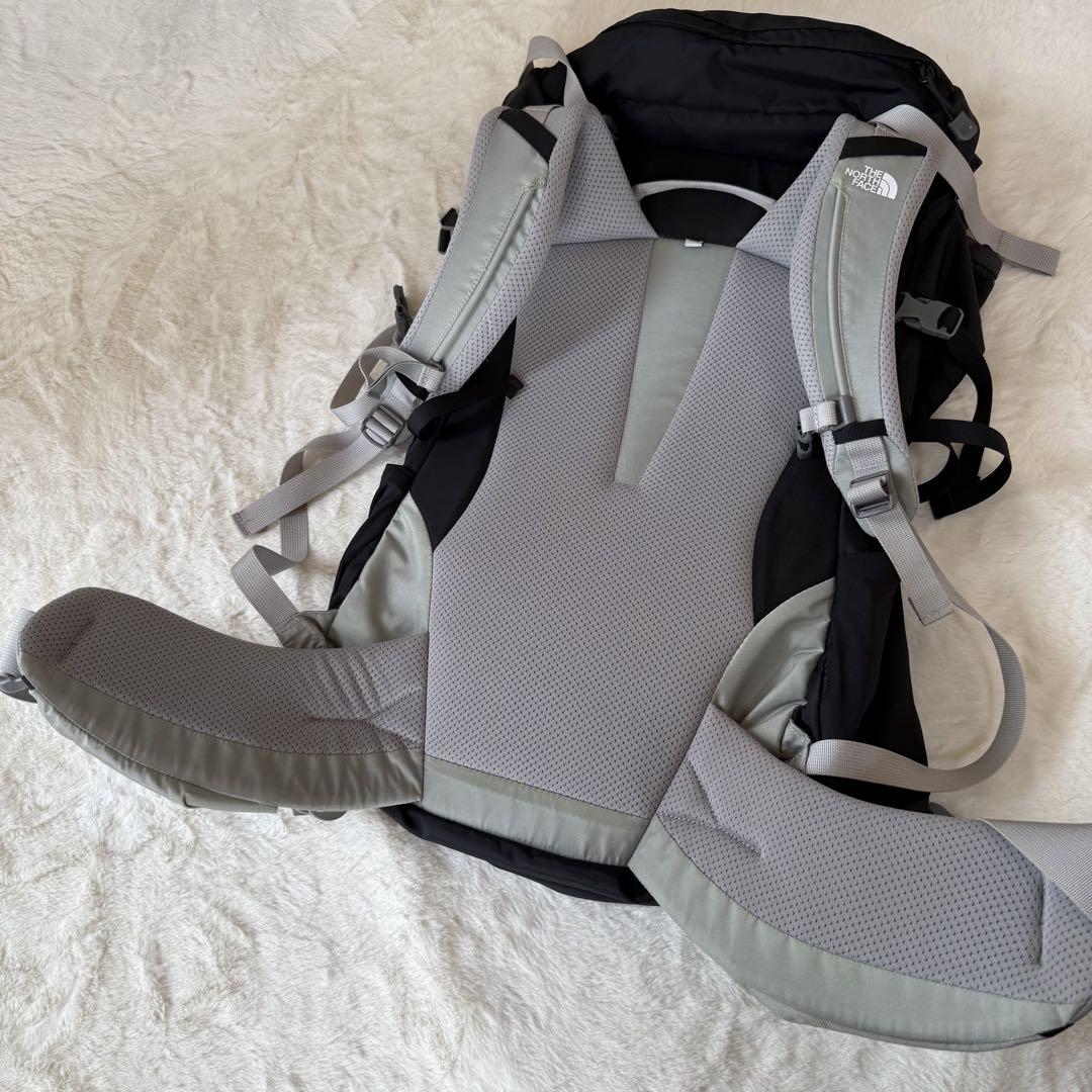 THE NORTH FACE バッグパック　Ｍ　黒　ブラック