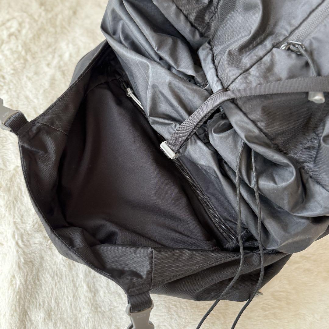 THE NORTH FACE バッグパック　Ｍ　黒　ブラック