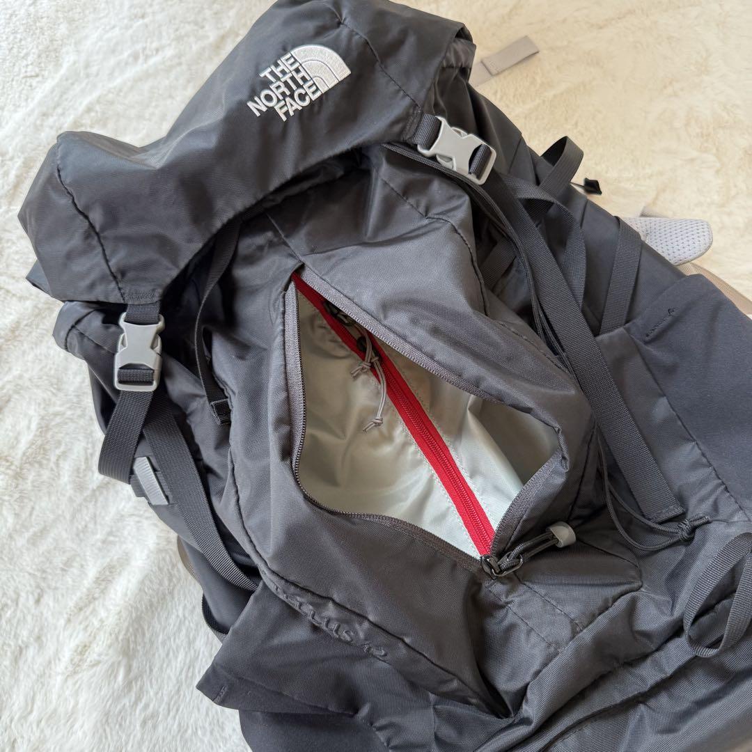 THE NORTH FACE バッグパック　Ｍ　黒　ブラック
