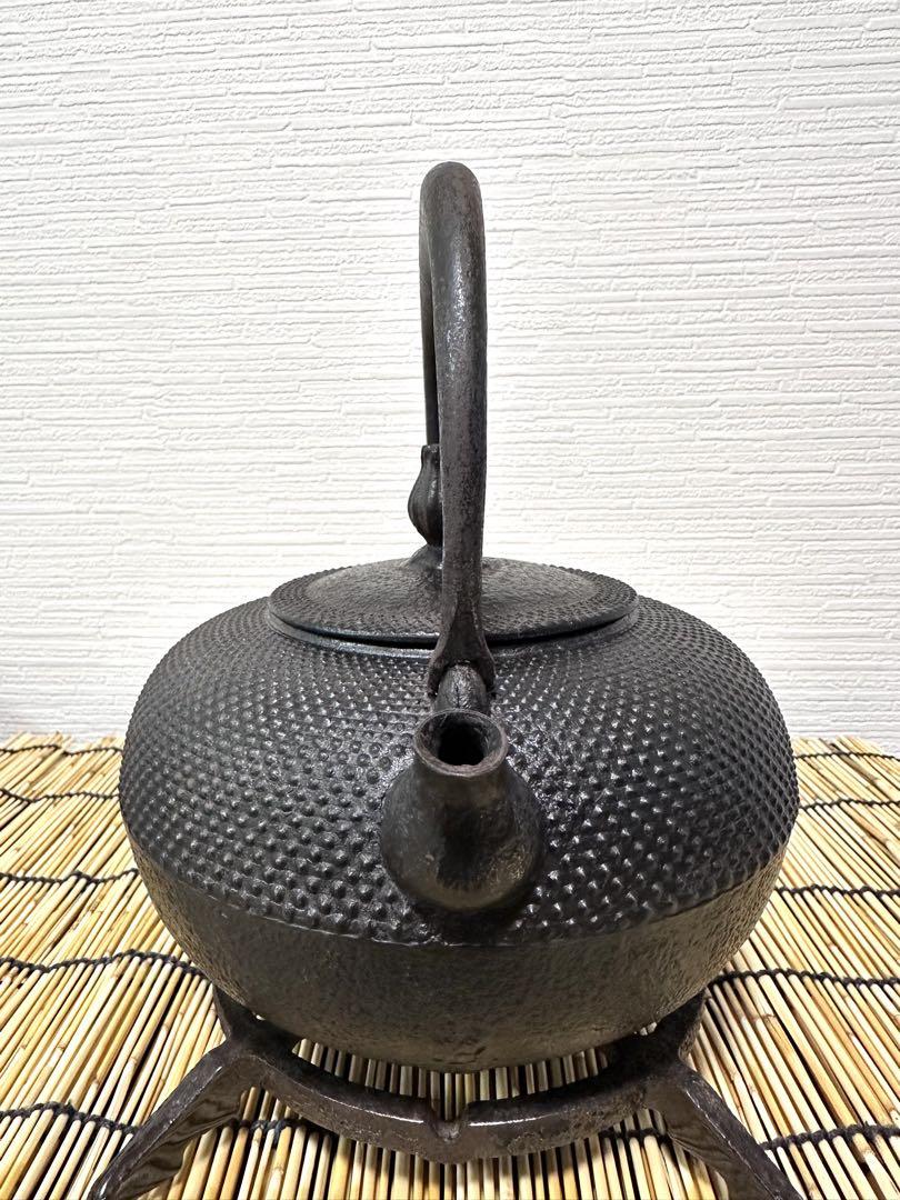 未使用品コンディション　旧利祥銘造 １５型アラレ 南部鉄瓶　南部鉄器　鉄瓶 未使用品コンディション 旧利祥銘造 15型アラレ 南部鉄瓶 南部